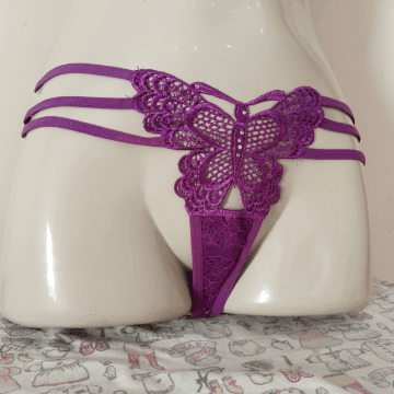 CURVY STRINGS - Hot Butterfly Thongs in Free Size
