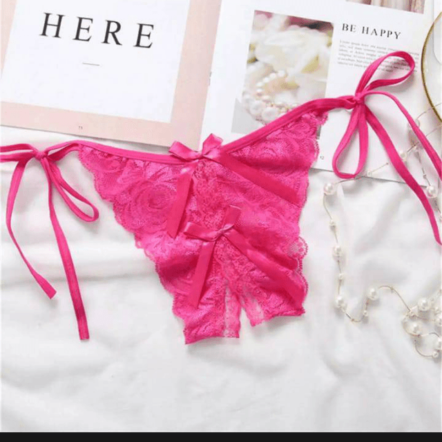 CURVY STRINGS - Hot and Sexy Crotchless Panty